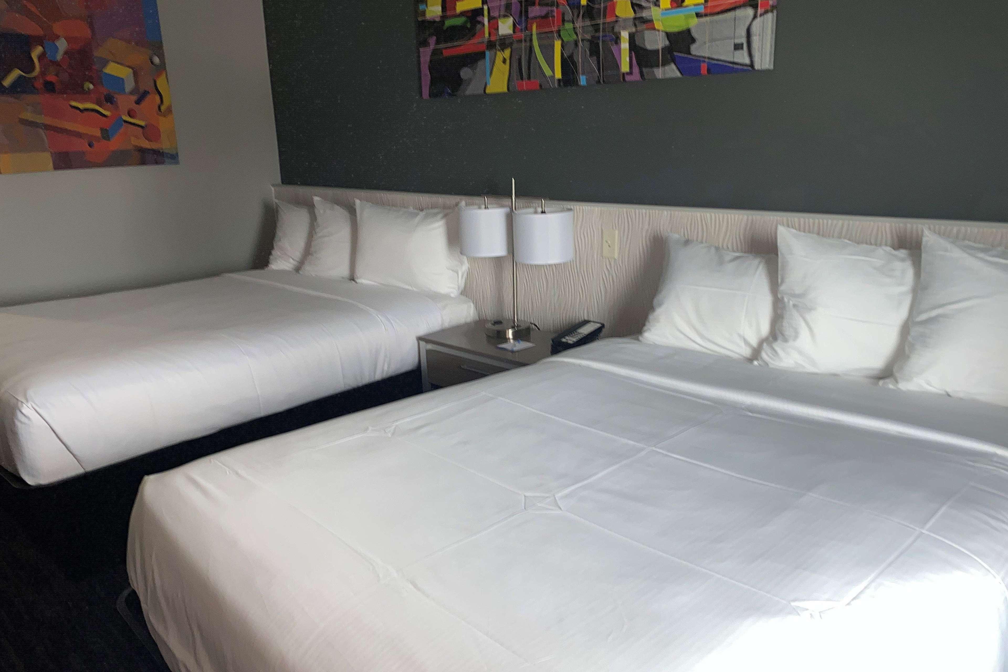 Baymont By Wyndham Madison Hotell Exteriör bild