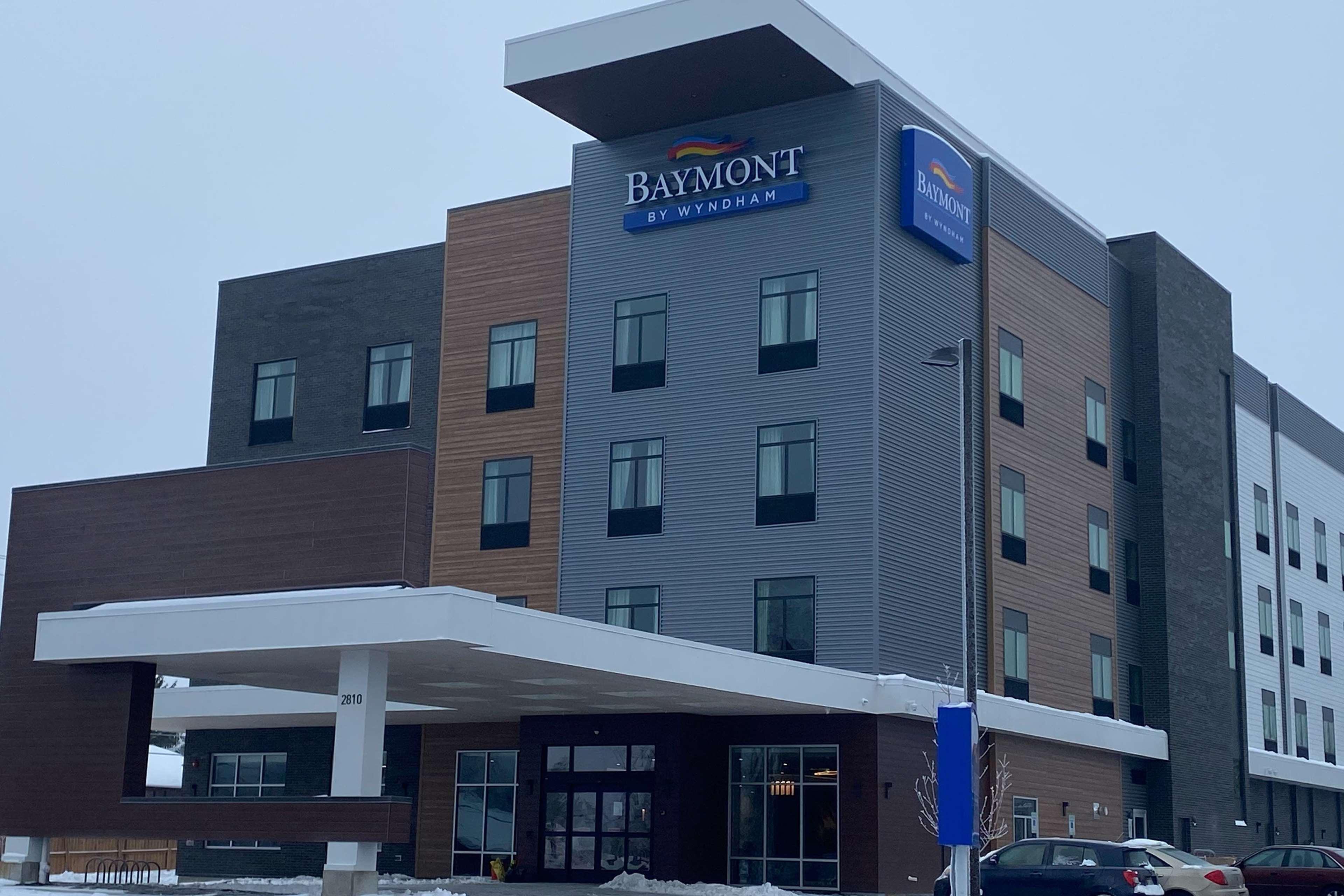 Baymont By Wyndham Madison Hotell Exteriör bild