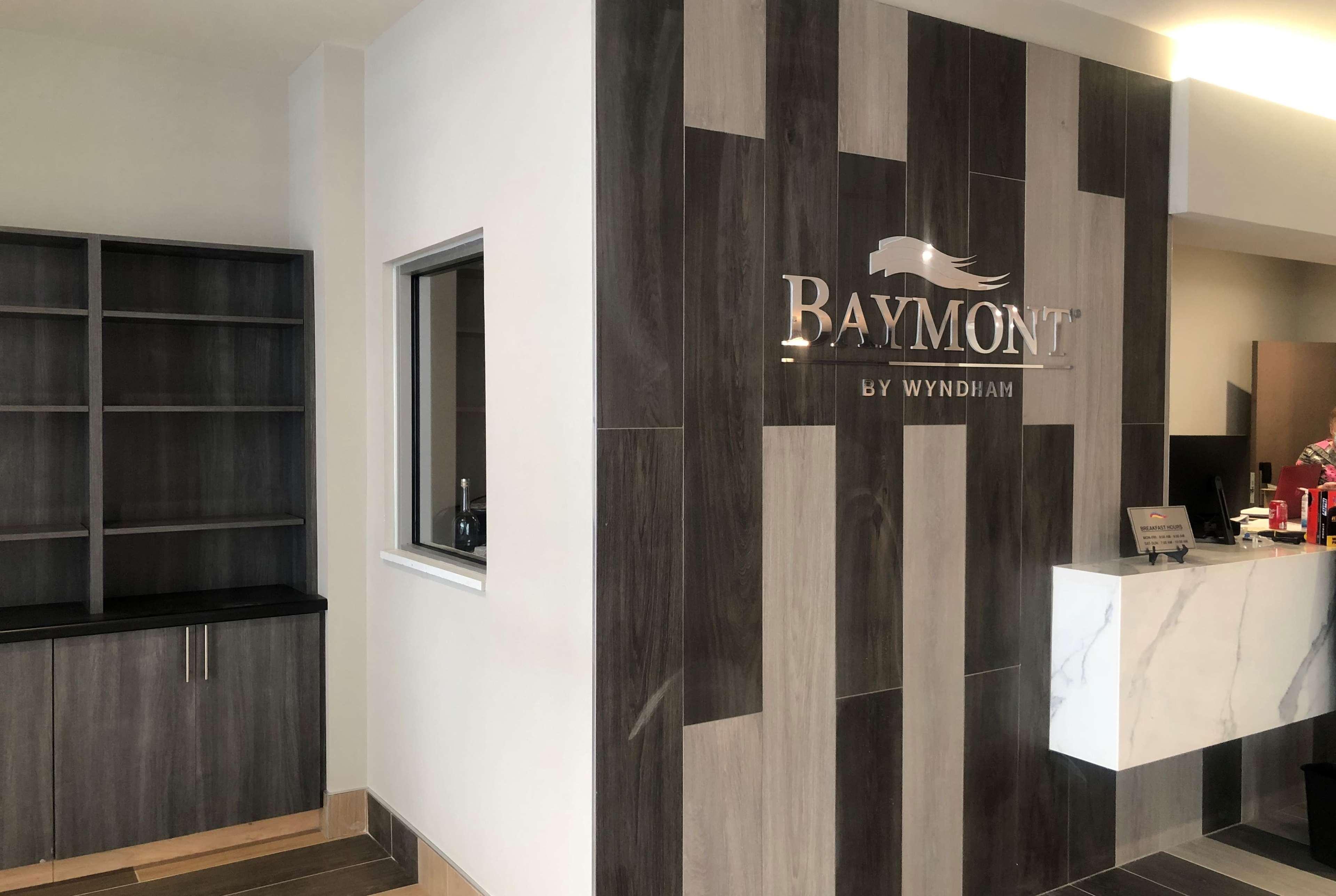 Baymont By Wyndham Madison Hotell Exteriör bild