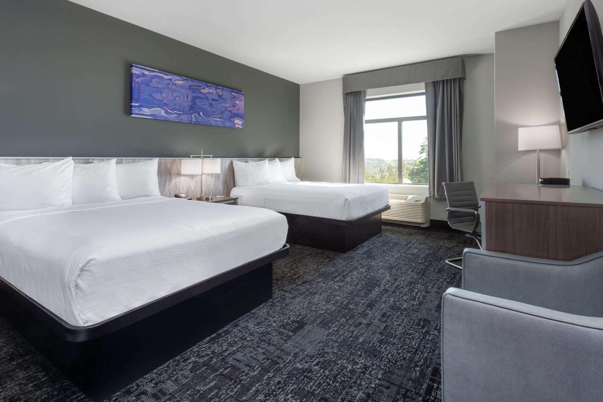 Baymont By Wyndham Madison Hotell Exteriör bild